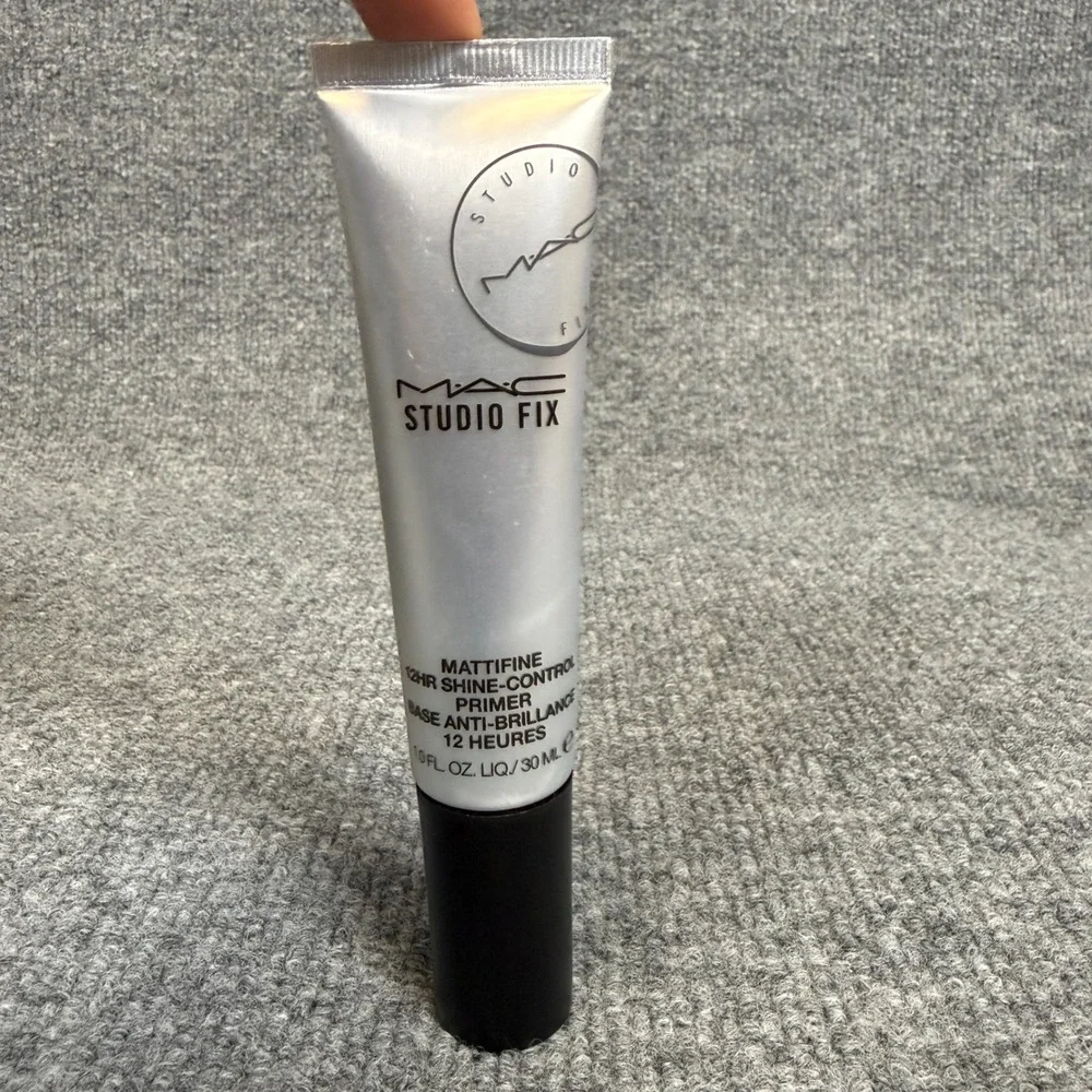 MAC Studio Fix Mattifine 12hr Shine-Control Primer 1.0 fl oz / 30 ml C41